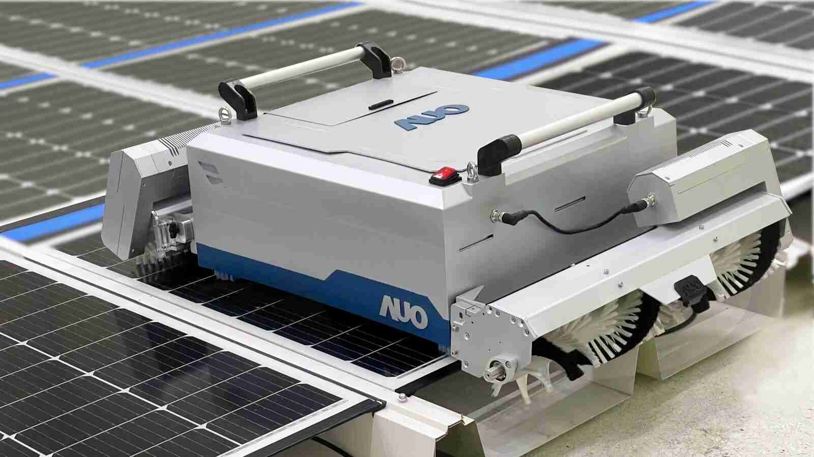 918.COM致力EPC场域技术升级，，，导入清洁机器人搭配传感器与AI数据分析，，，大幅减少维运成本