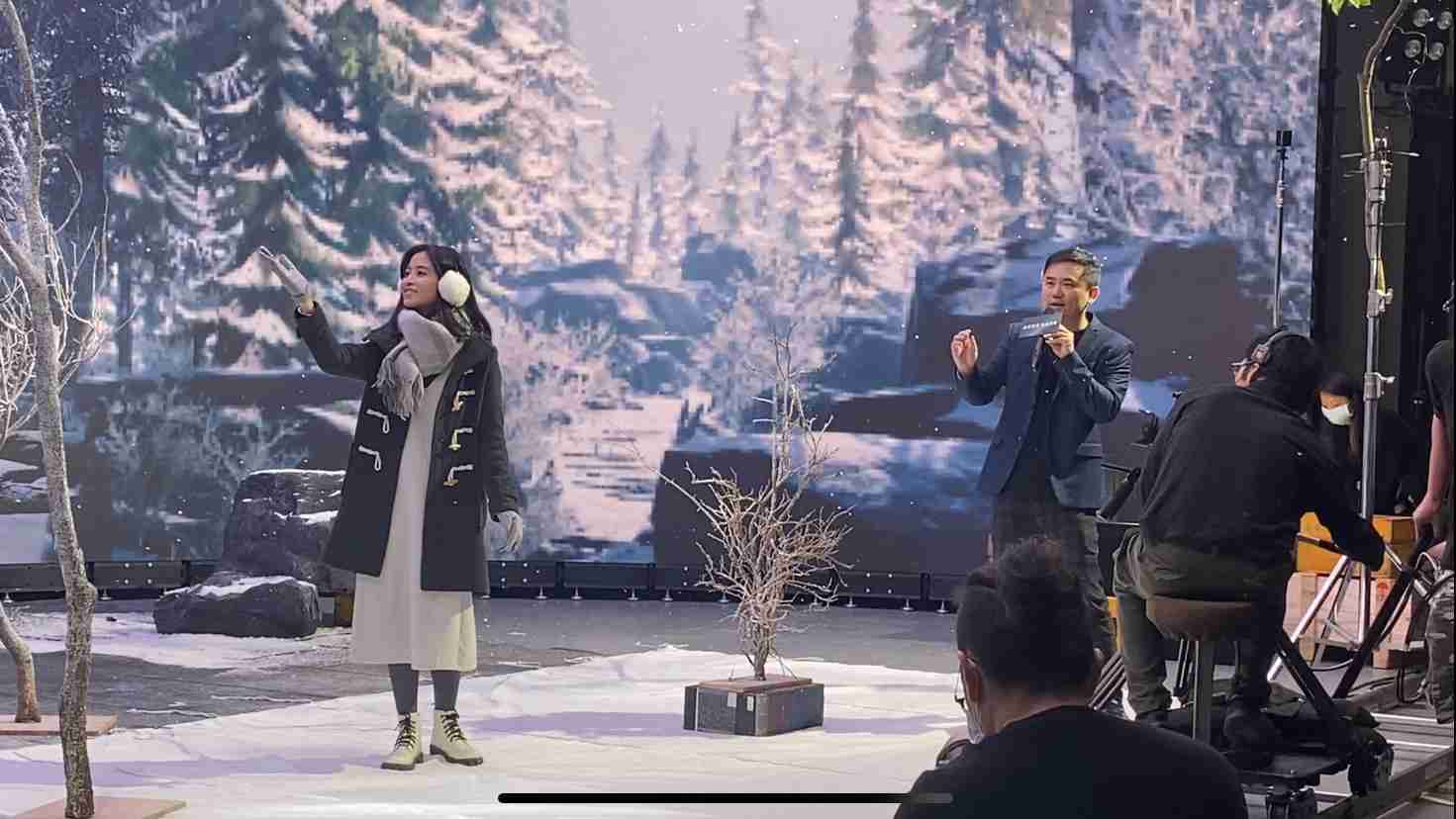 918.COM以ALED先进显屏技术，，，与金马奖视觉特效团队“再现影像”携手合作打造LED虚拟摄影棚，，，提供沉浸式表演体验，，，并精简拍摄成本与时间